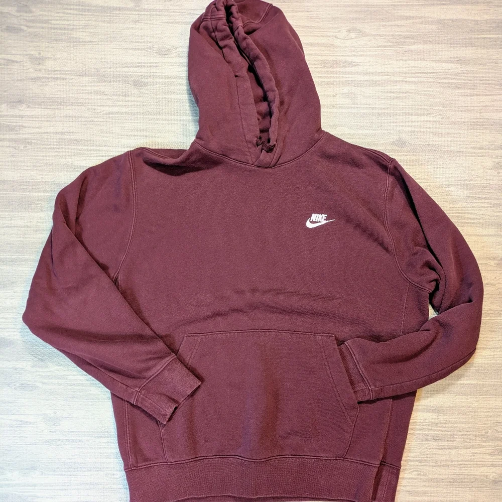 Nike men classic